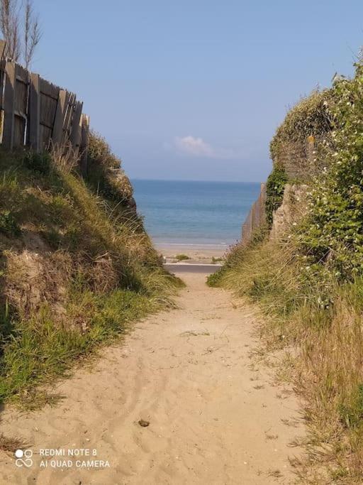 La Chaloupe Gites De Mer Jullouville-les-Pins Εξωτερικό φωτογραφία